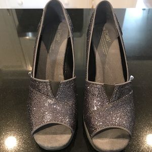Toms Wedge size 7.5